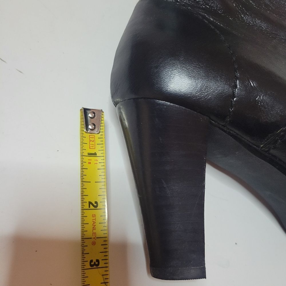Liz Claiborne Black Leather Bonnie Heeled Boots - Picture 14 of 16